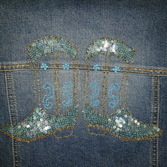 ❤ Embroidered Cowboy Jean Jacket - Picture 4 of 6